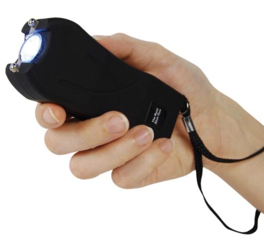 Max AMPERAGE POLICE Stun Gun 911 BLK 80 MV Rechargeable With LED Flashlight NEW