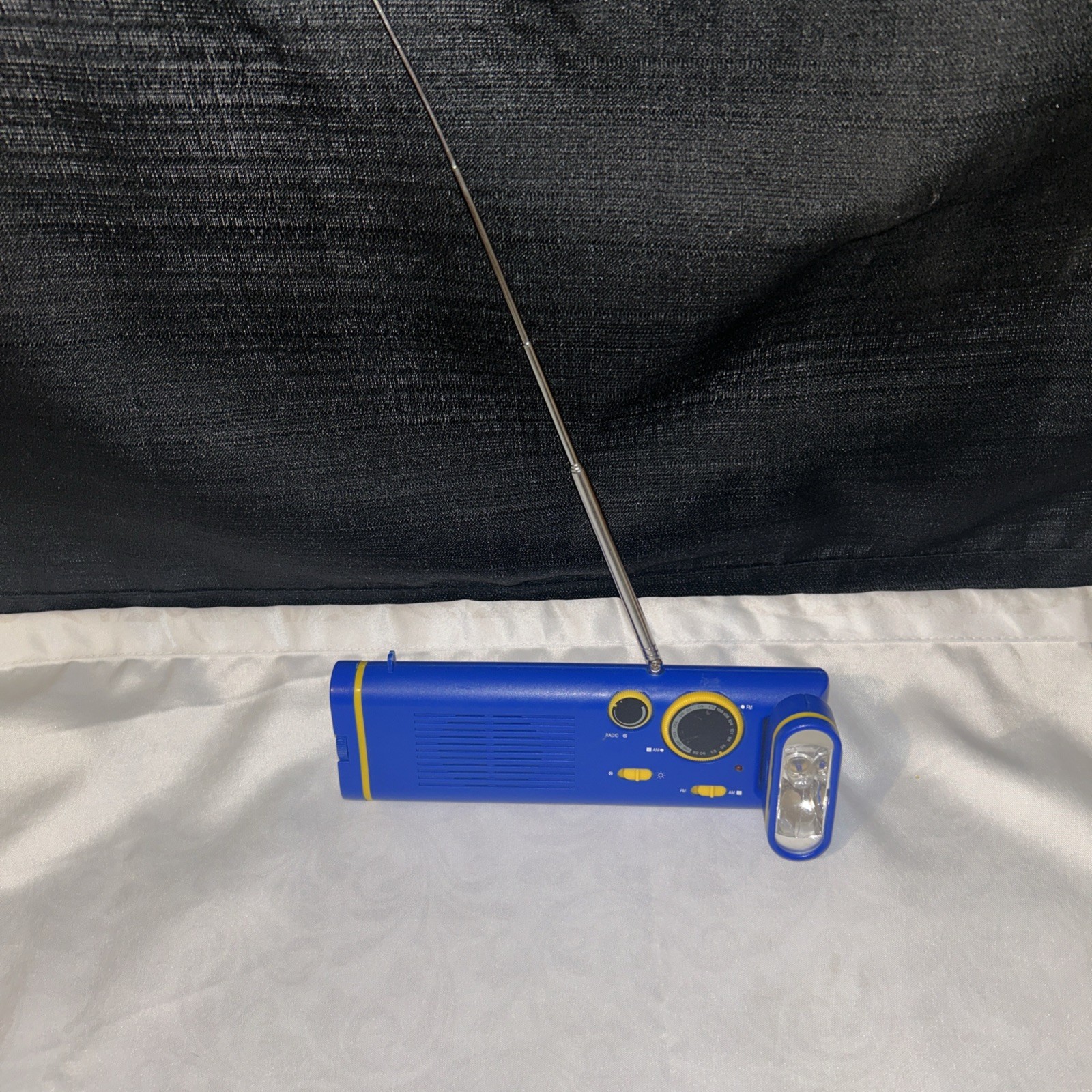 Multi purpose Emergency Radio And Flashlight