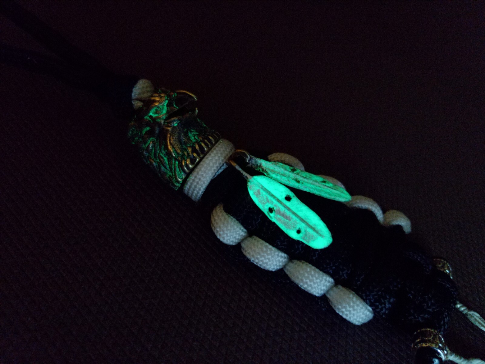 Paracord Eagle Knife Lanyard Multiuse Glow In the Dark Free Spin Ring Necklace