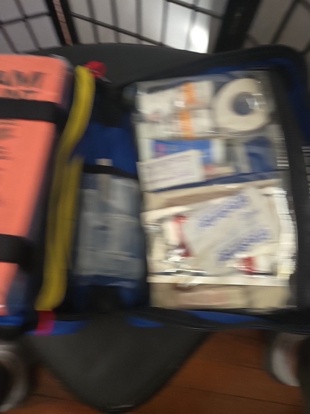 ADVENTURE MEDICAL KITS MOUNTAIN SERIES COMPREHENSIVE MEDICAL KIT, SEALED ITEMS