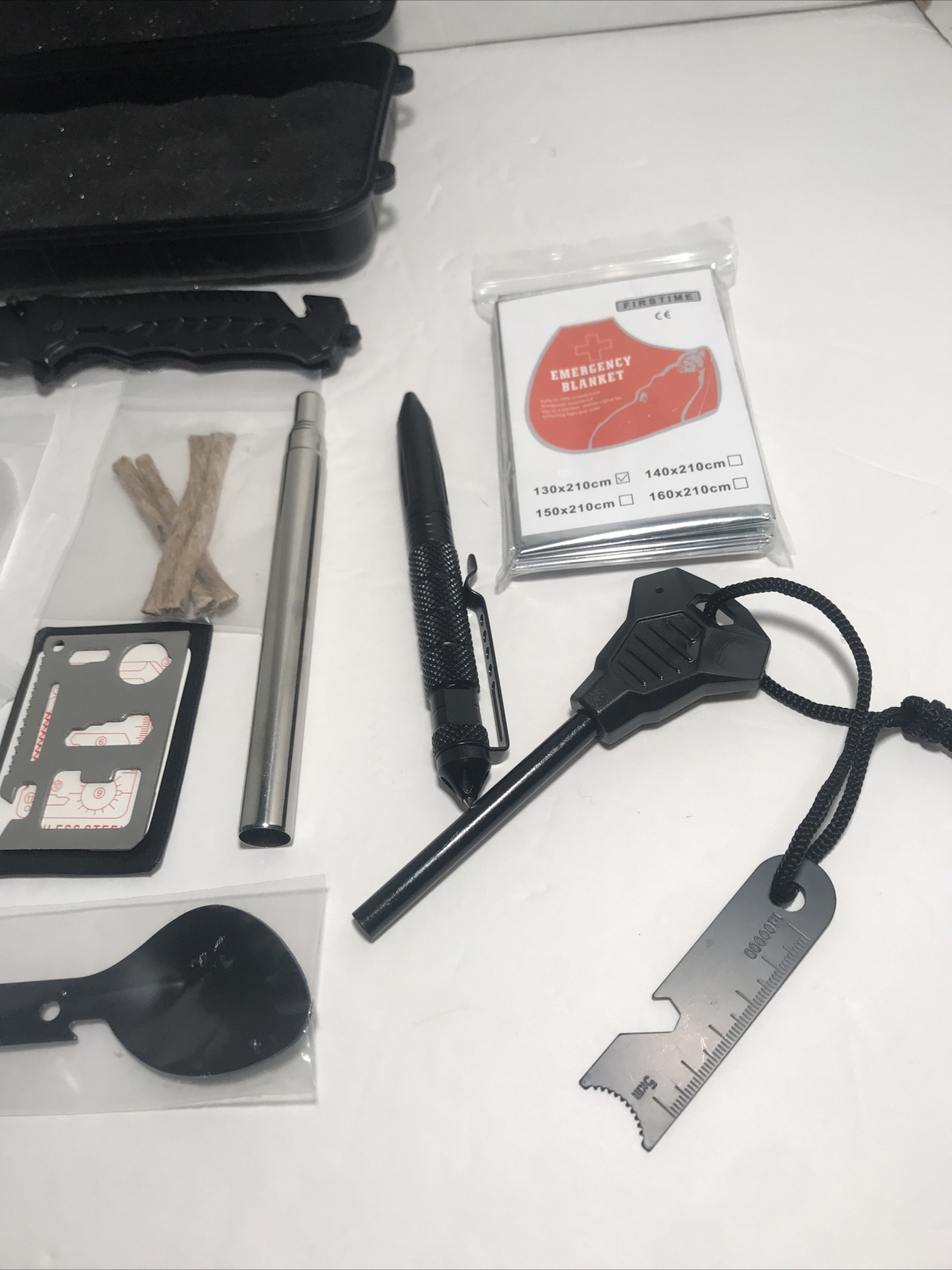 EILIKS Survival Gear Kit, Emergency EDC Survival Tools 21 In 1 SOS Earthquake