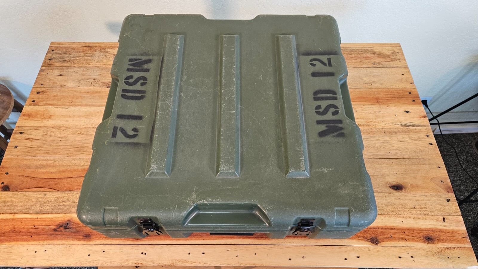 Military Plastic Weather Proof Hard Case 22x21x7 Hinged Lid Hardigg Pelican