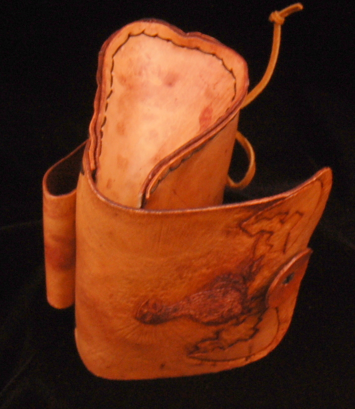 BUSHCRAFT LEATHER POUCH/BAG