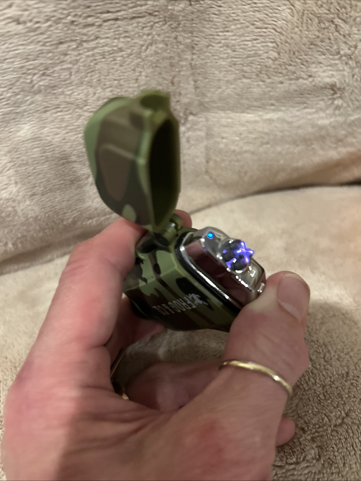 Frog & Co. Survival Plasma Lighter Wind/Waterproof Flashlight Tinder Whistle NEW