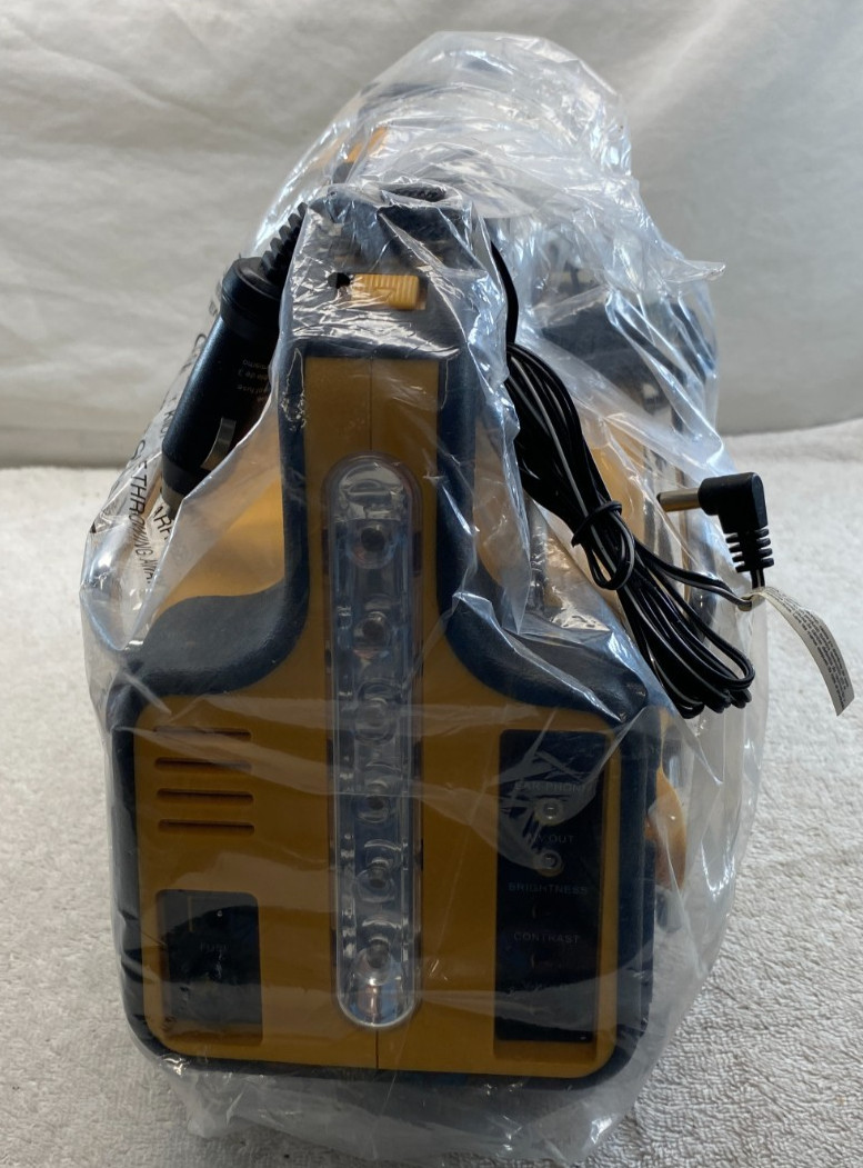 VECTOR STORMTRACKER TV LANTERN AM/FM EMERGENCY WEATHER RADIO NEW NO BOX