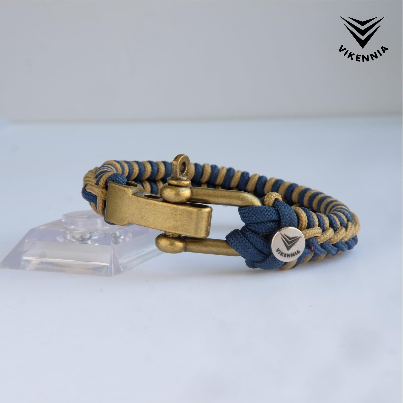 Minimalist Paracord Bracelet for Men with D Ring Shackle Buckle – Adjustable …