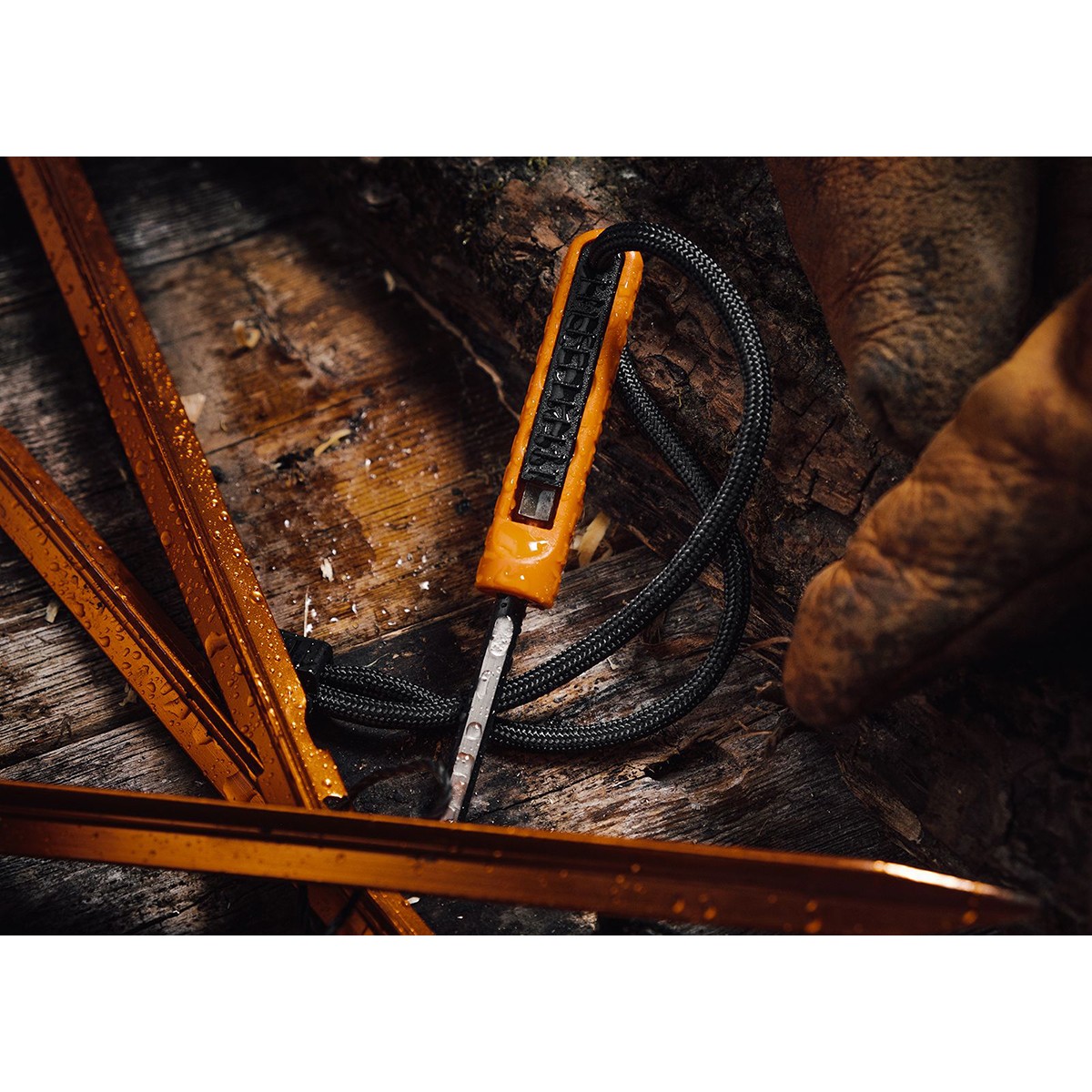 Exotac polySTRIKER Ultra-Light Ferrocerium Rod Firestarter – Black