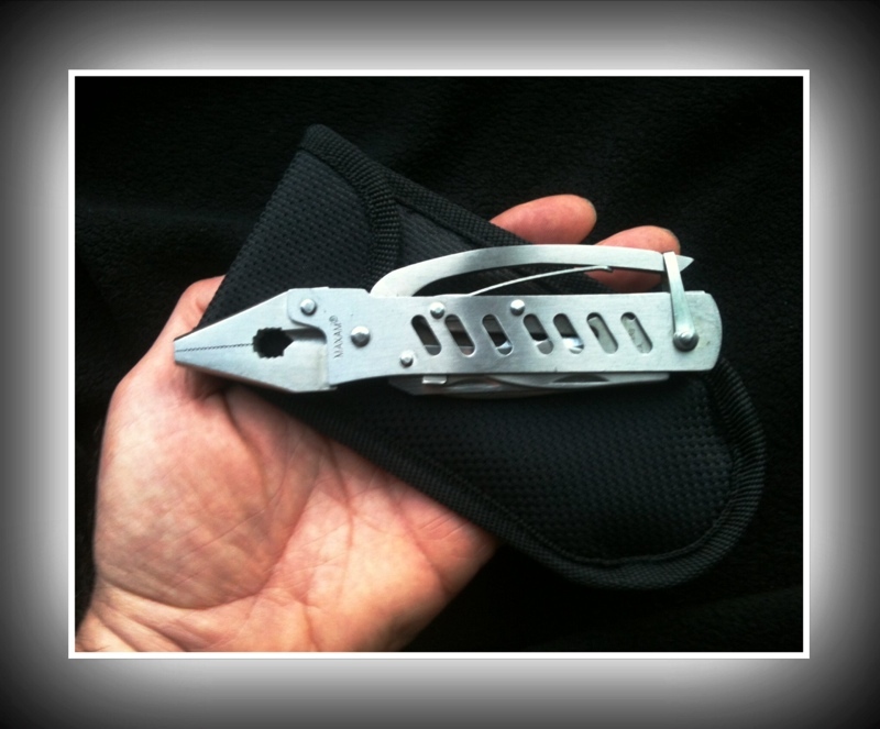 Spring Assisted Tactical Knife II + Multi Function Tool – 14 Usable Functions