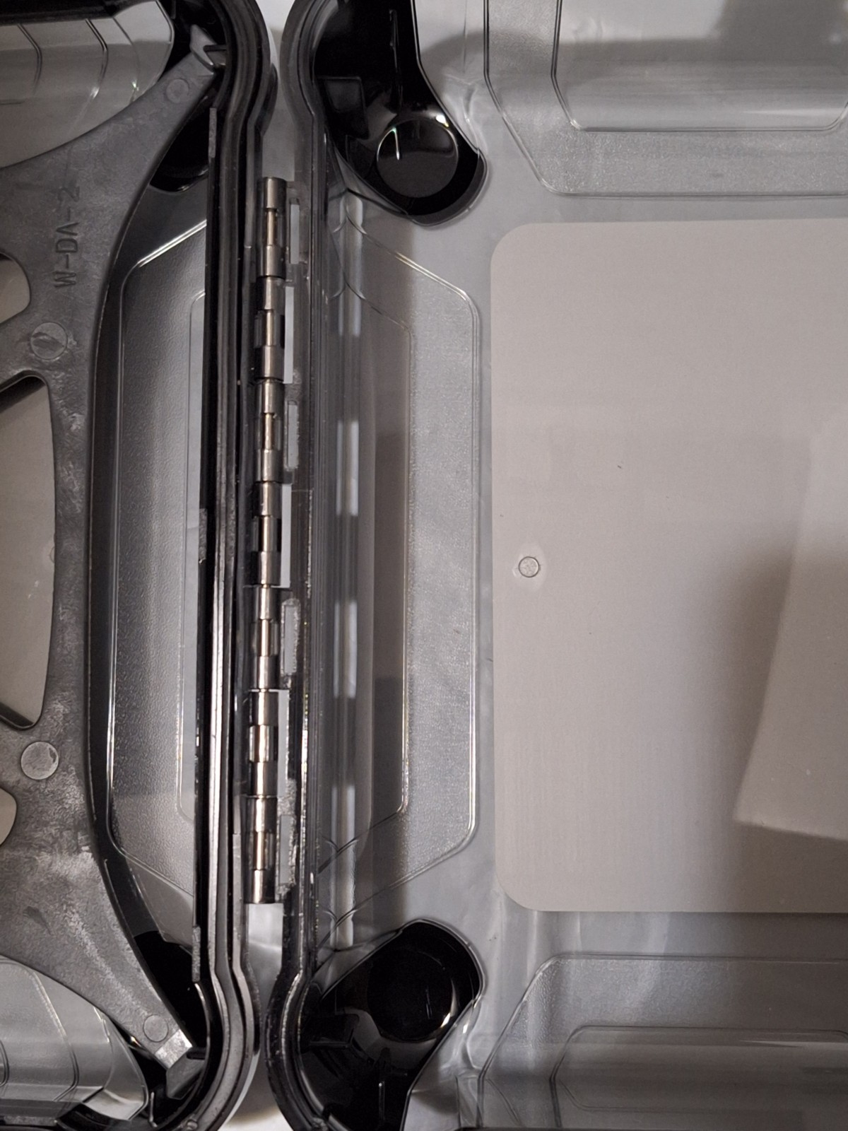 Adventuridge Large Watertight Case Plus Gear Divider