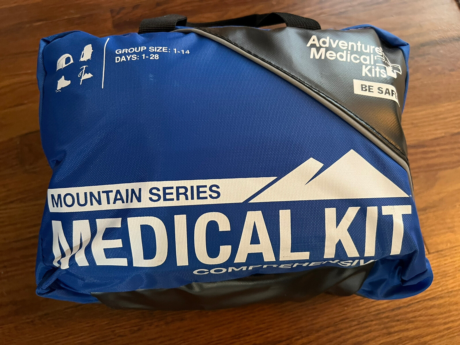 ADVENTURE MEDICAL KITS MOUNTAIN SERIES COMPREHENSIVE MEDICAL KIT, SEALED!