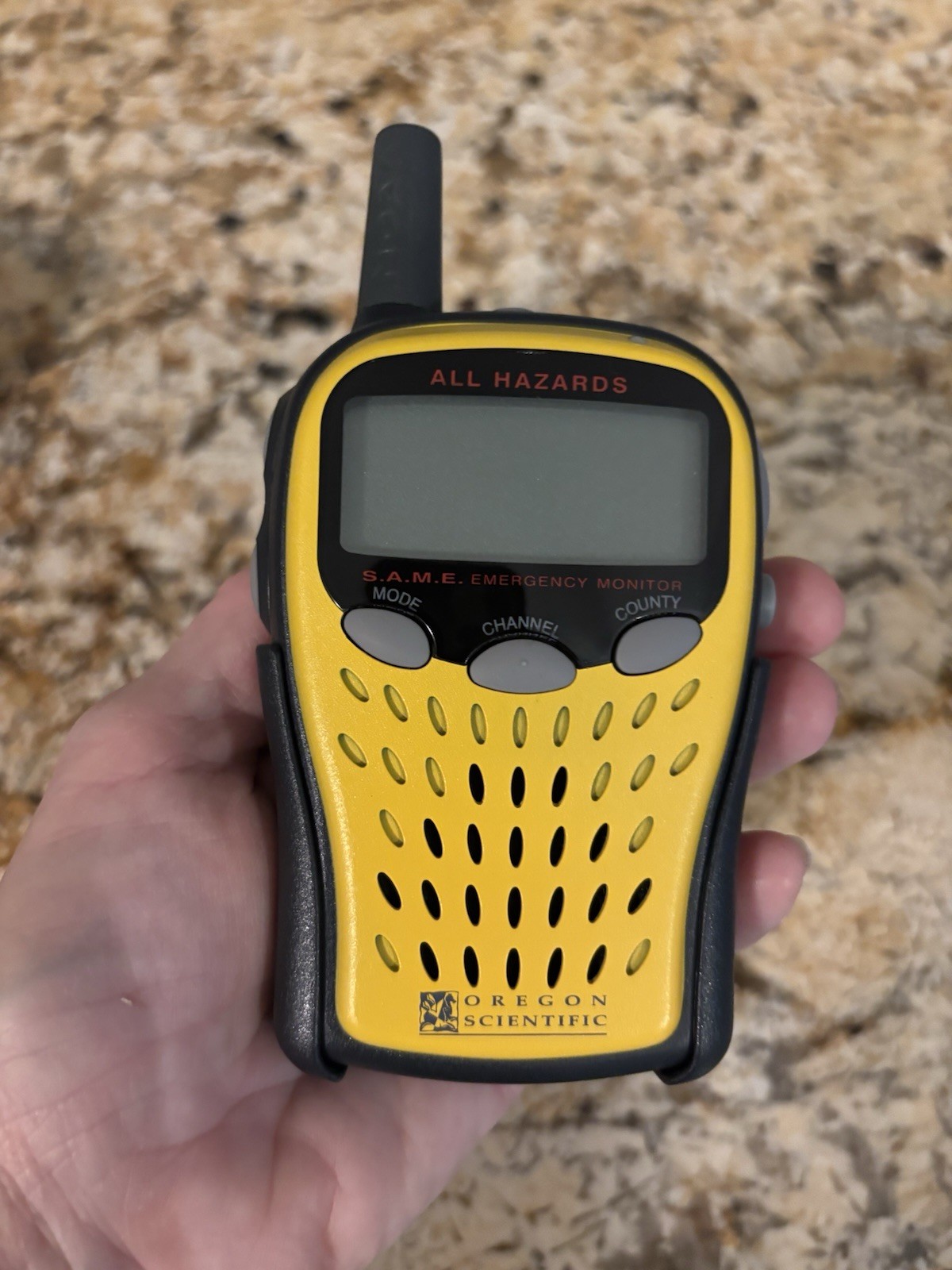 NOB: Oregon Scientific Emergency Portable Weather Radio- Model WR10 Off Grid