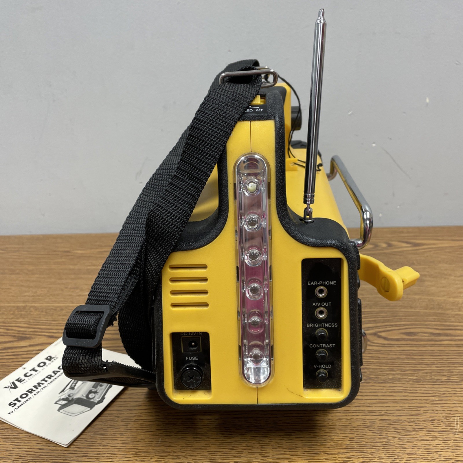Vector Toughbrite Storm Tracker VEC135 Tv Lantern AM/FM Radio Weather Alert