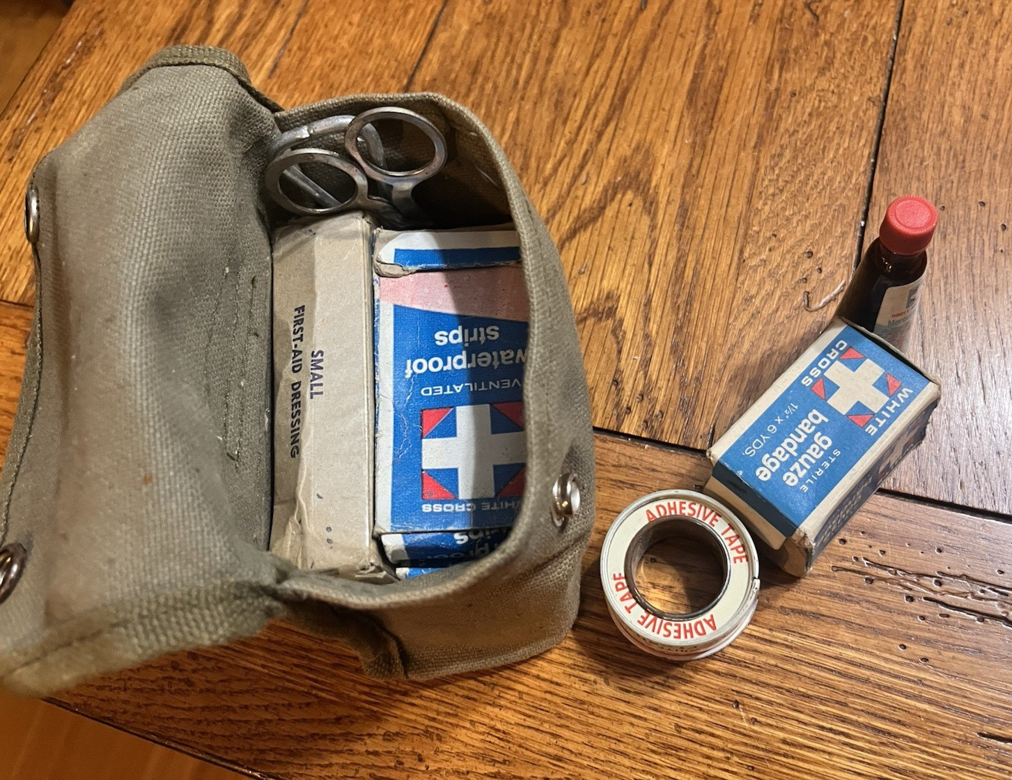 FIRST AID POUCH BAG MILITARY PERSONAL JUNGLE 1ST AID KIT + SUPPLIES KIFFE JAPAN