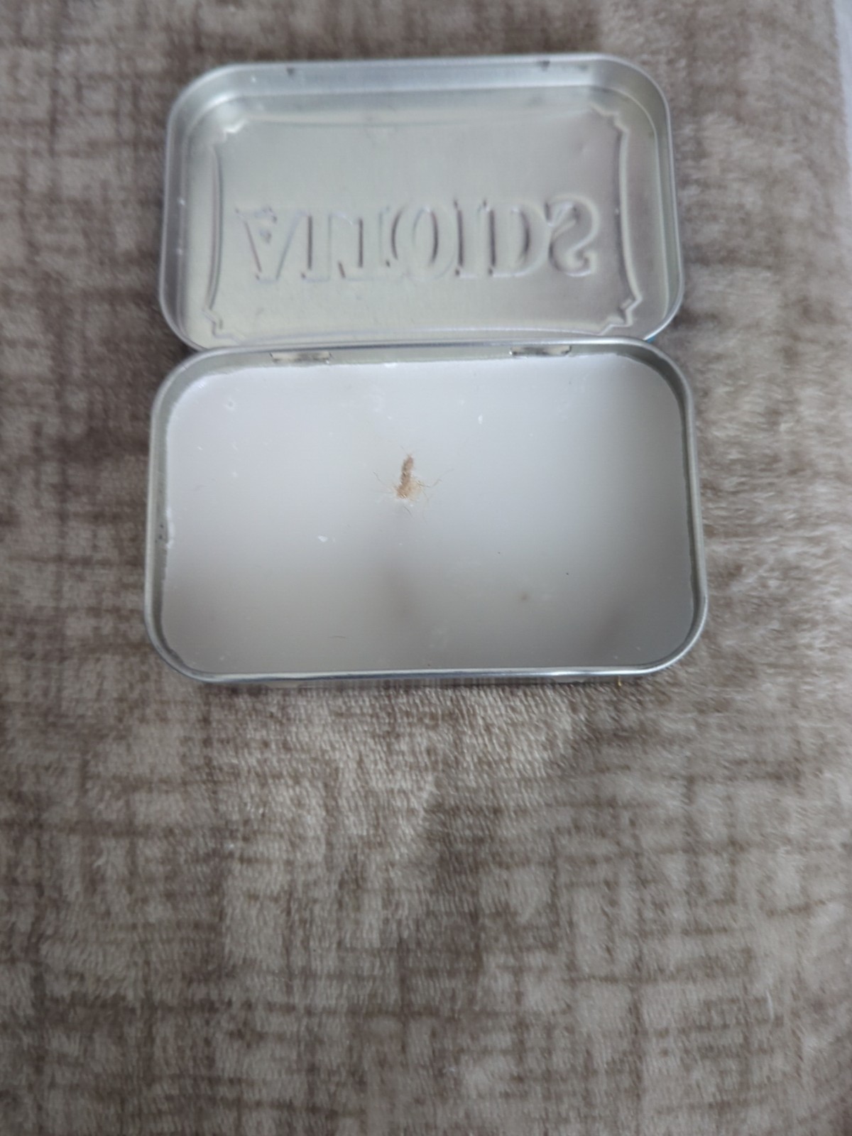 Atoids Tin,Survival Tin,First Aid Kit With Candle,Multi tool,Pencil,Paper,Q-Tip.