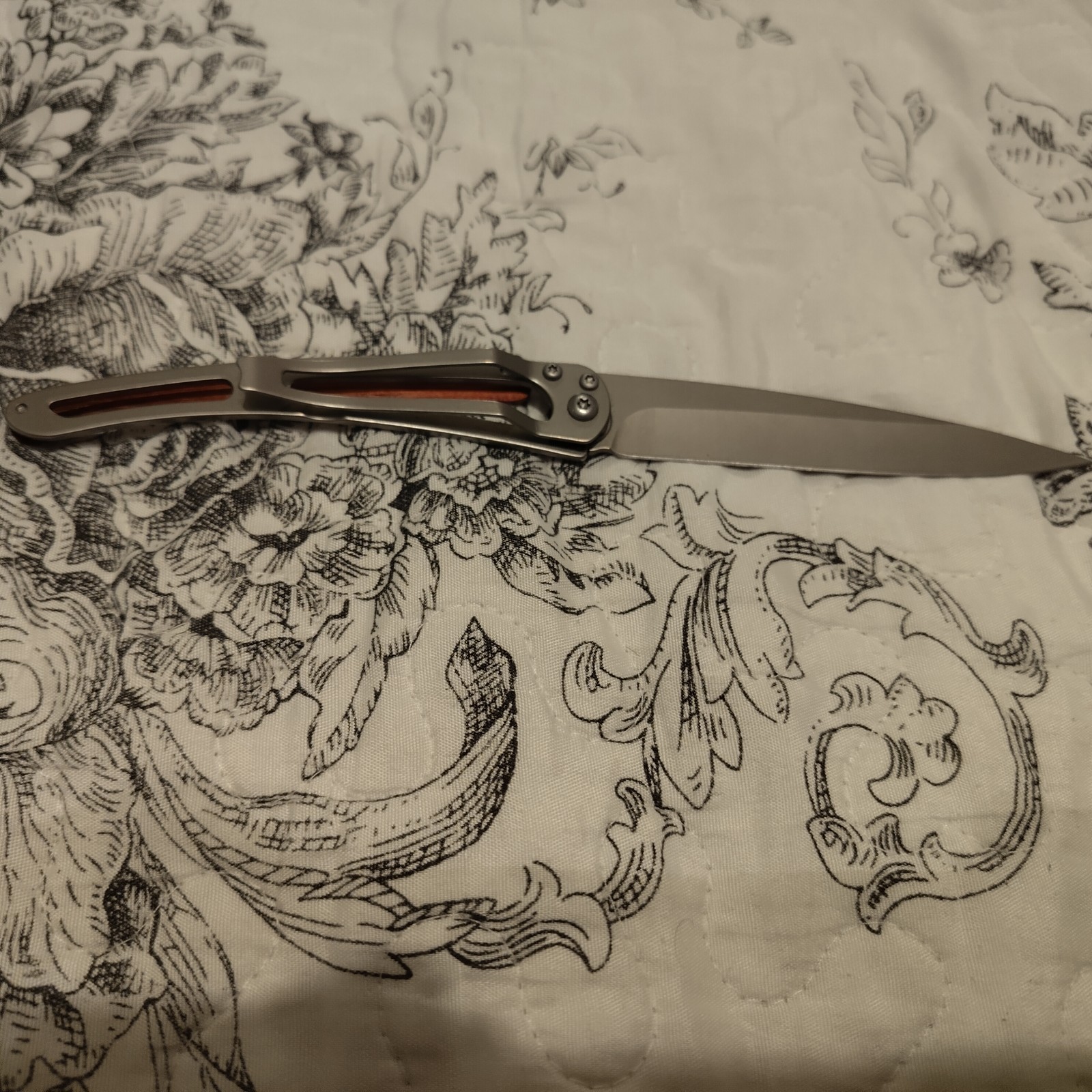 Deejo Lion Engraved Collectables Pocket Knife 37g – Limited Edition.
