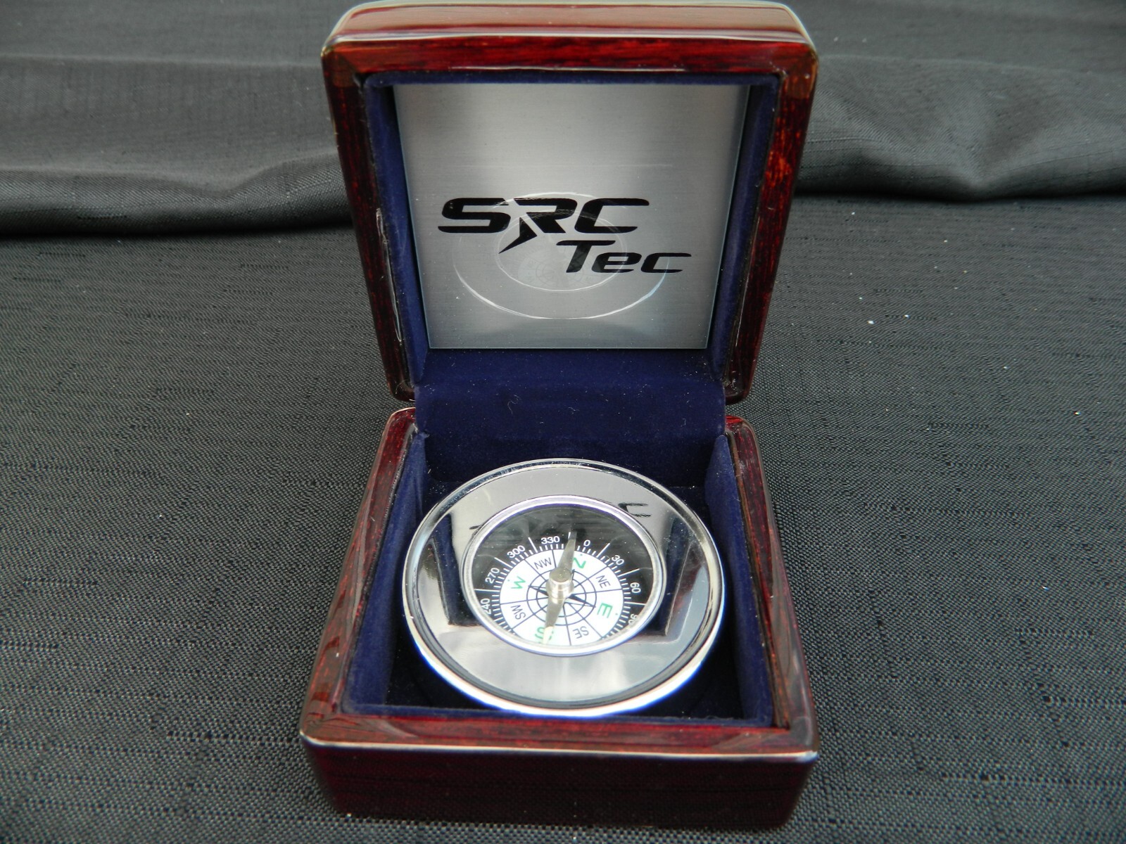 Vintage Chrome Compass w/ hinged Lacquered Wooden Box Advertising SRCTec 3″x3″