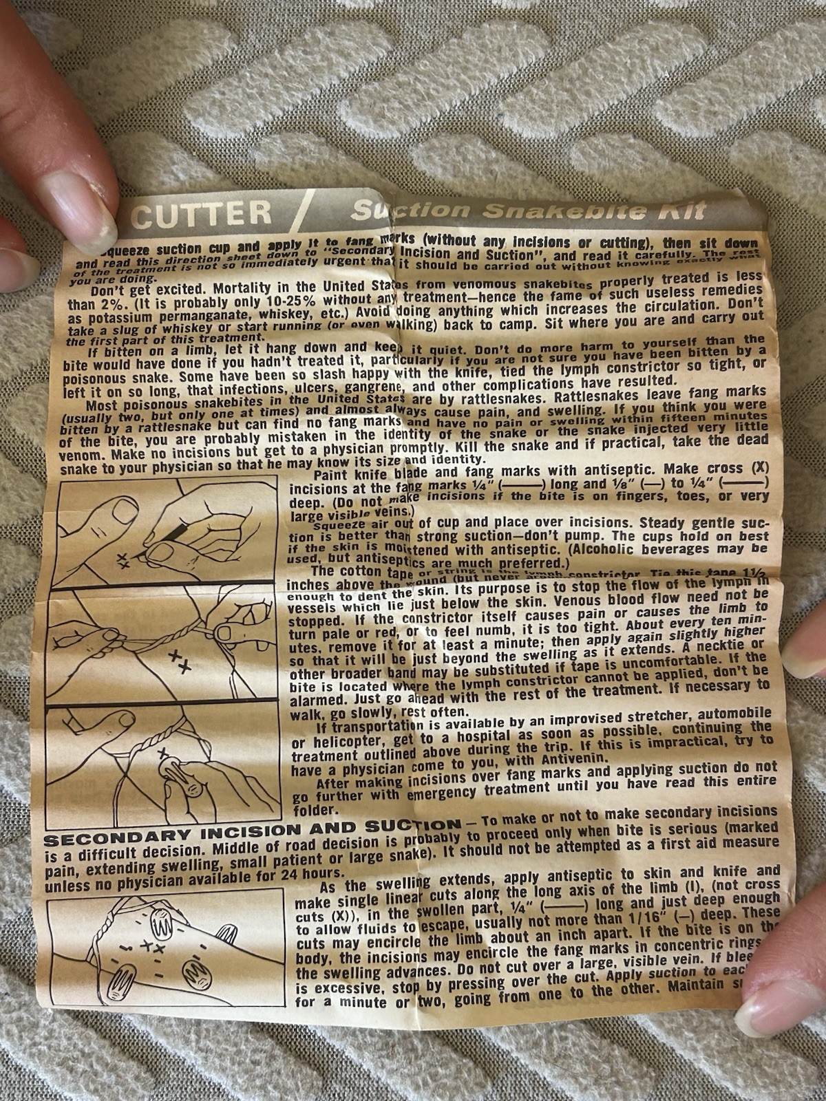 Vtg CUTTER Snake Bite Kit Double Rubber Capsule – Obsolete Collectible – 1965