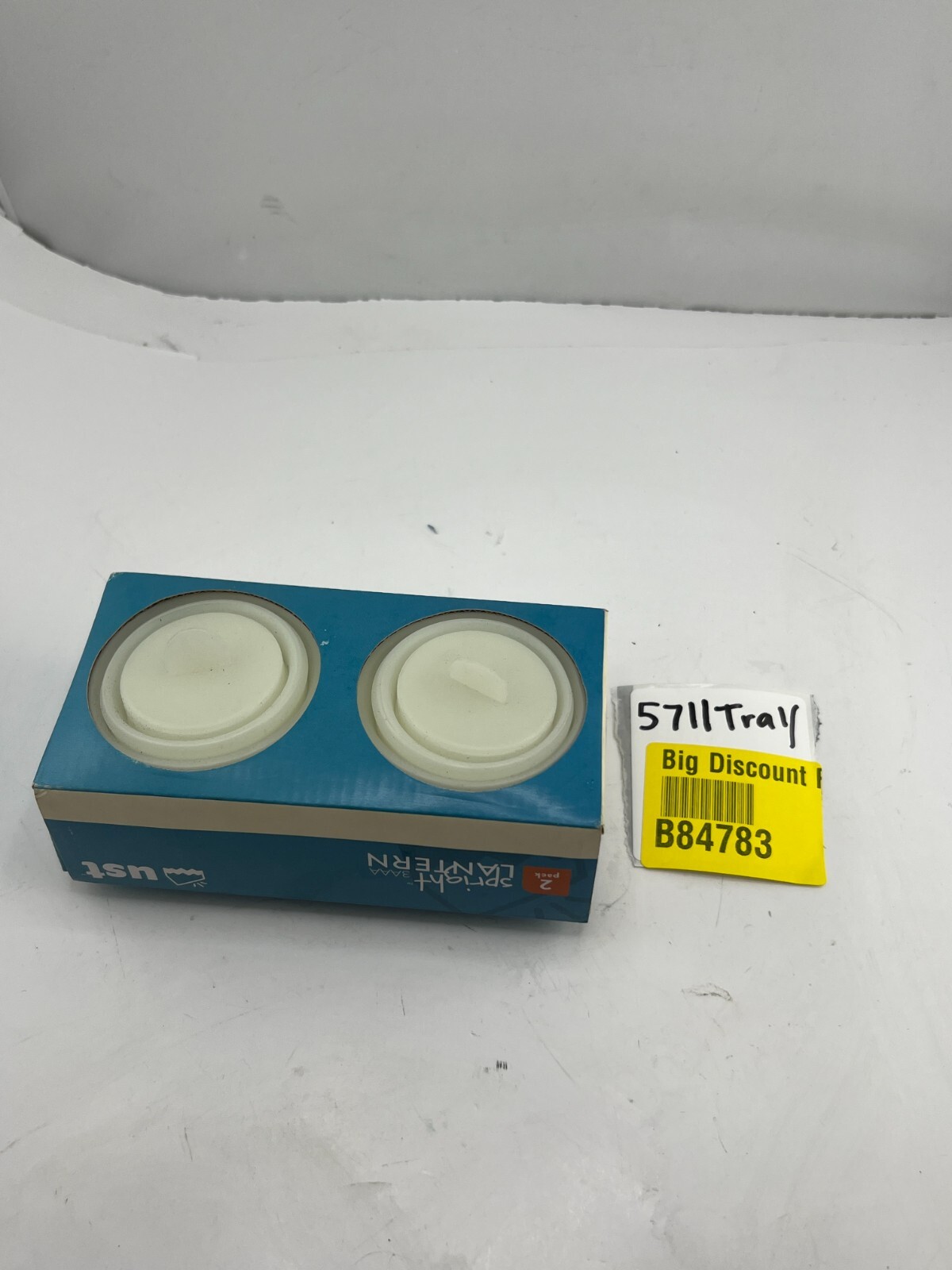 Box of 2 UST Spright 3AA LED Lantern Collapsible Globe 1146752, 57 lumens