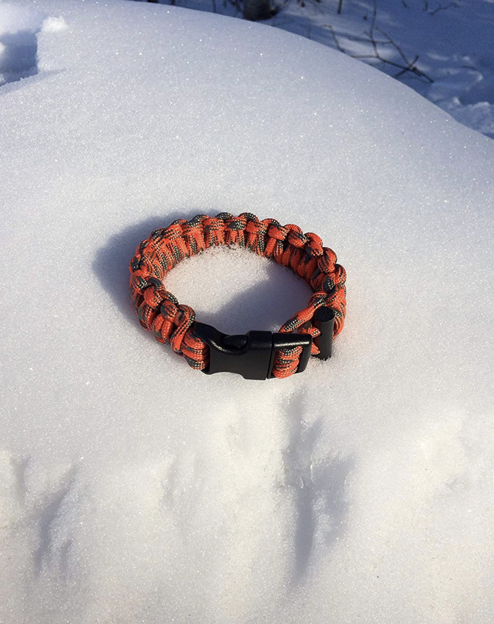 ParaTinder Bracelet Heavy Duty Paracord, Flammable Thread Core and Fire Starter