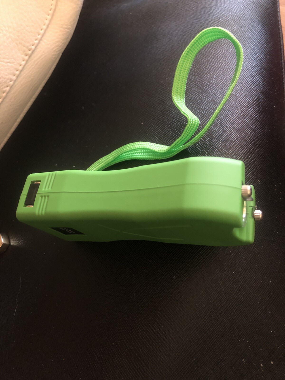 911 POLICE 80 MV Rechargeable LED Stun Gun Holster GREEN Walker Jogger Safety