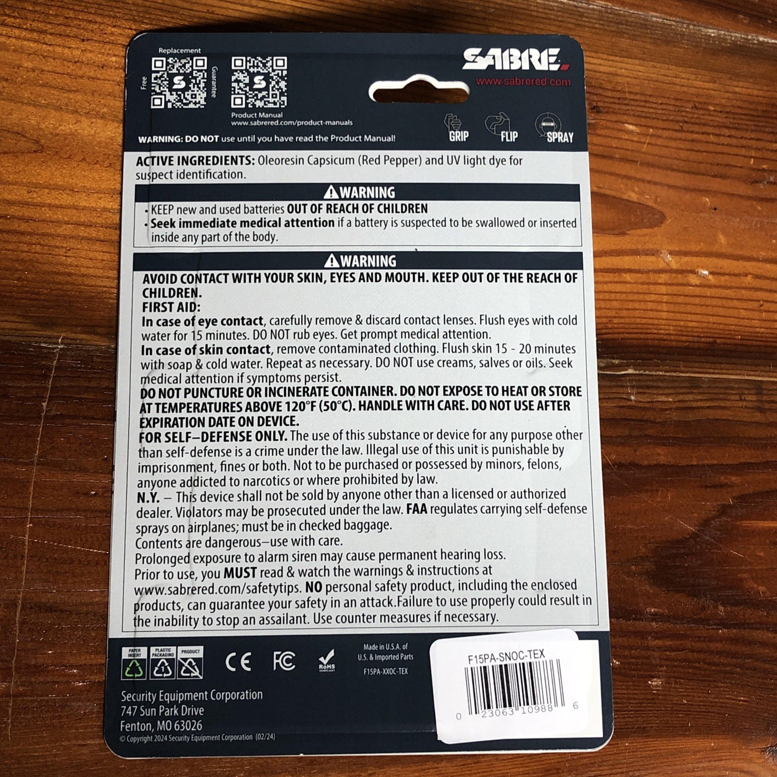 Sabre 2-in-1 Pepper Spray Flip Top 54oz Snow White UV Dye w/Built-in 130dB Alarm