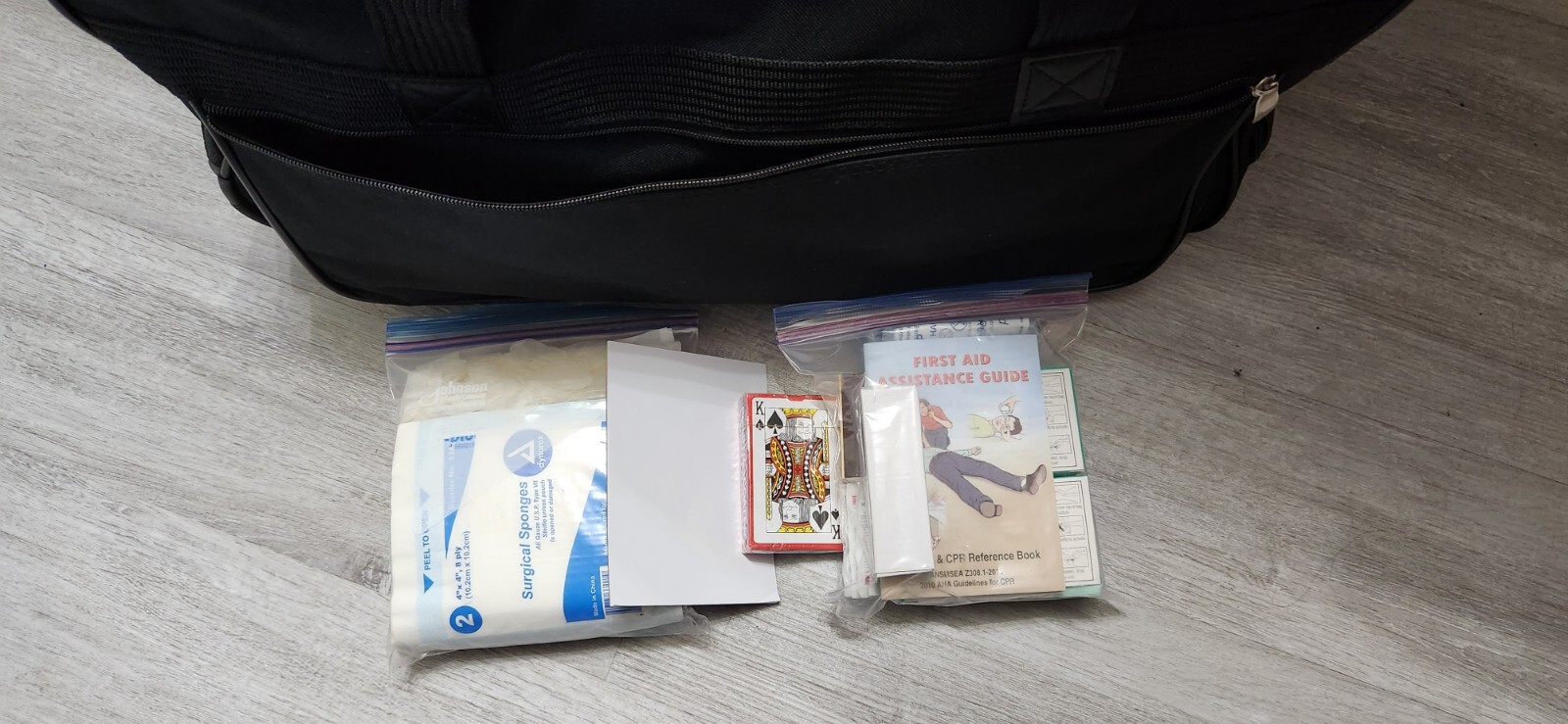 10 Person Emergency Kit / Survival Bag
