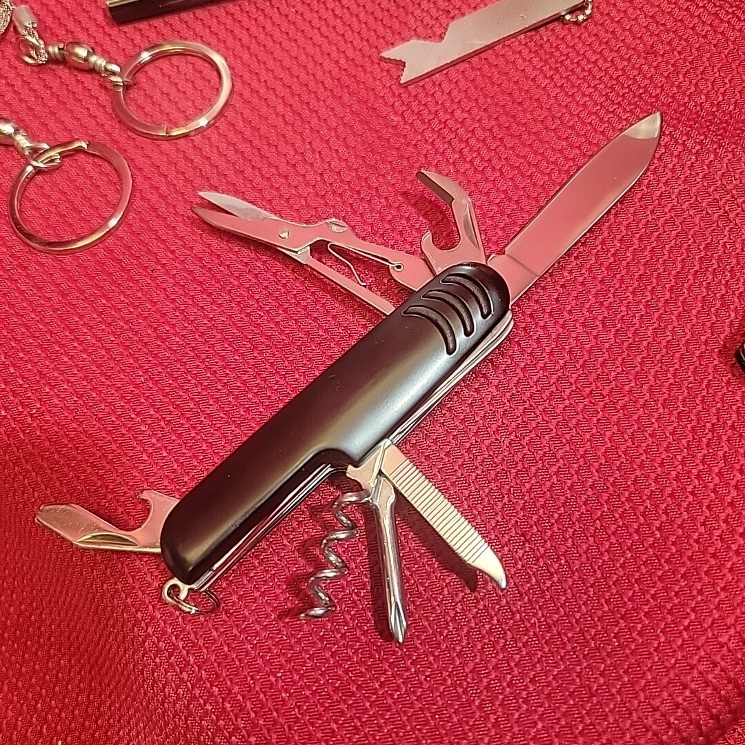WILDERNES SURVIVAL KIT 16 Pc. knife flashlight cord waterproof camping Emergency