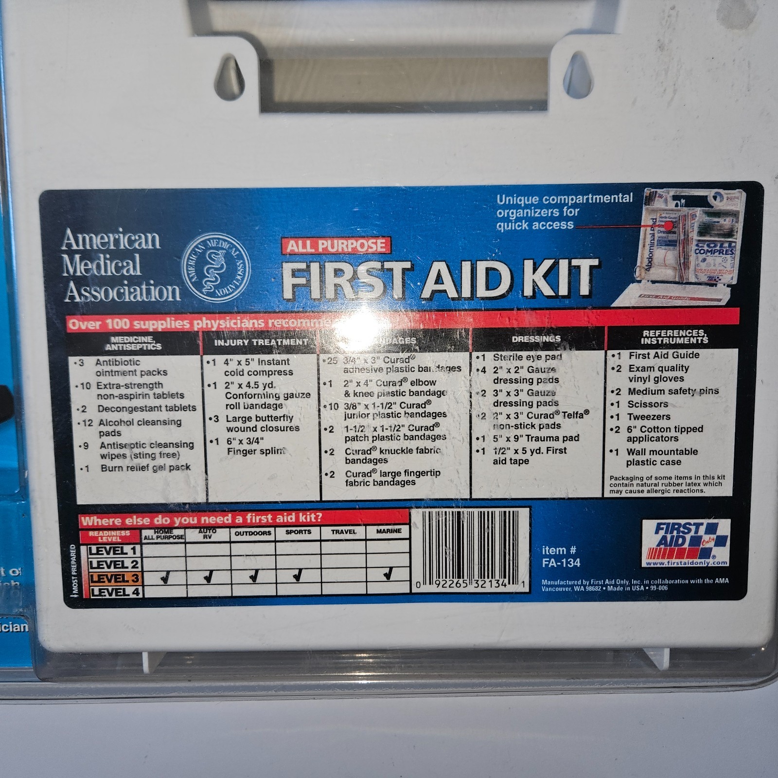 Emergency Basics Kit (First Aid Kit, Flashlight & Emergency Radio)