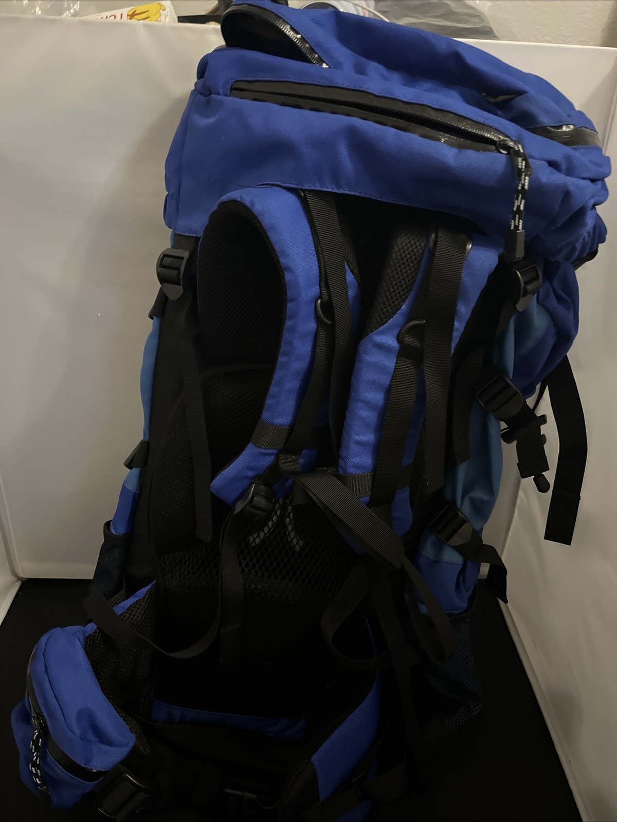 Ice Age 01 survival gear backpack 45L Great Condition