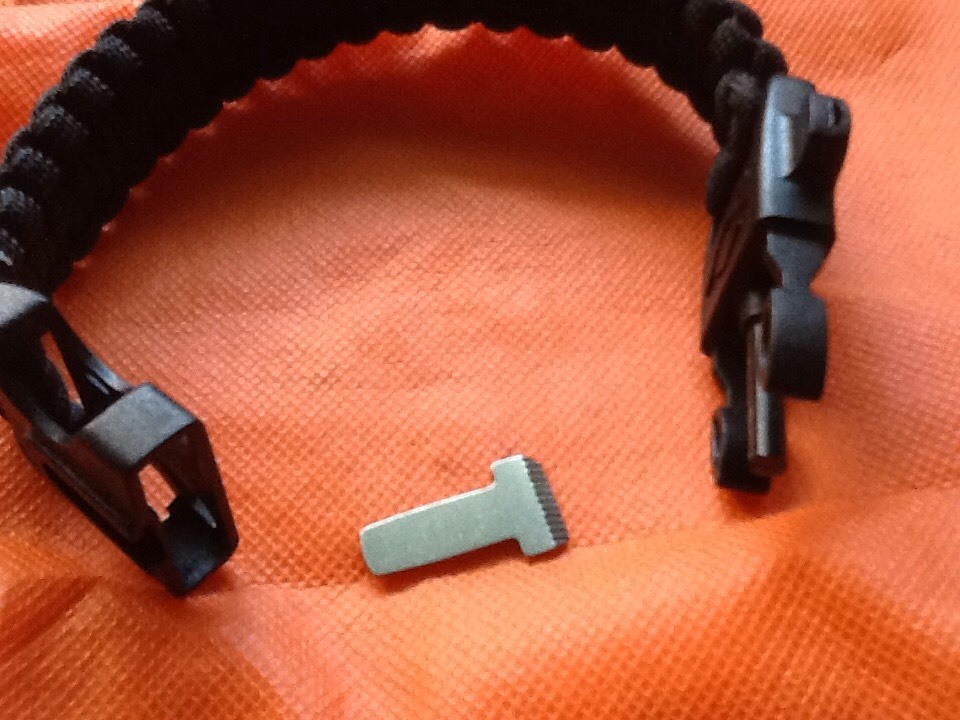 Paracord Survival Bracelet Flint Firestarter Scraper Knife Whistle Black 9 inch