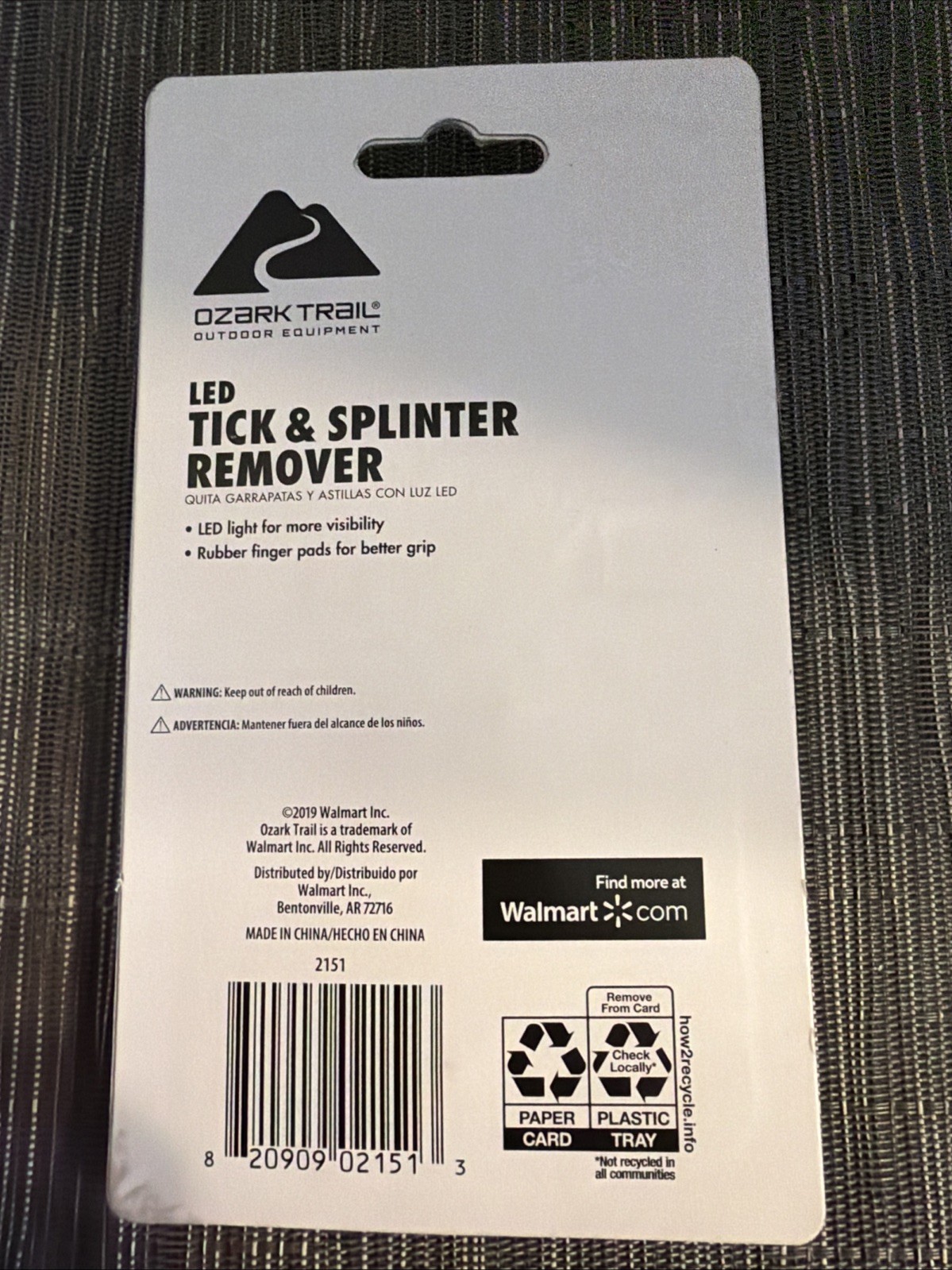Ozark Trail Tick & Splinter Remover with LED Light (Batteries Included) NIP