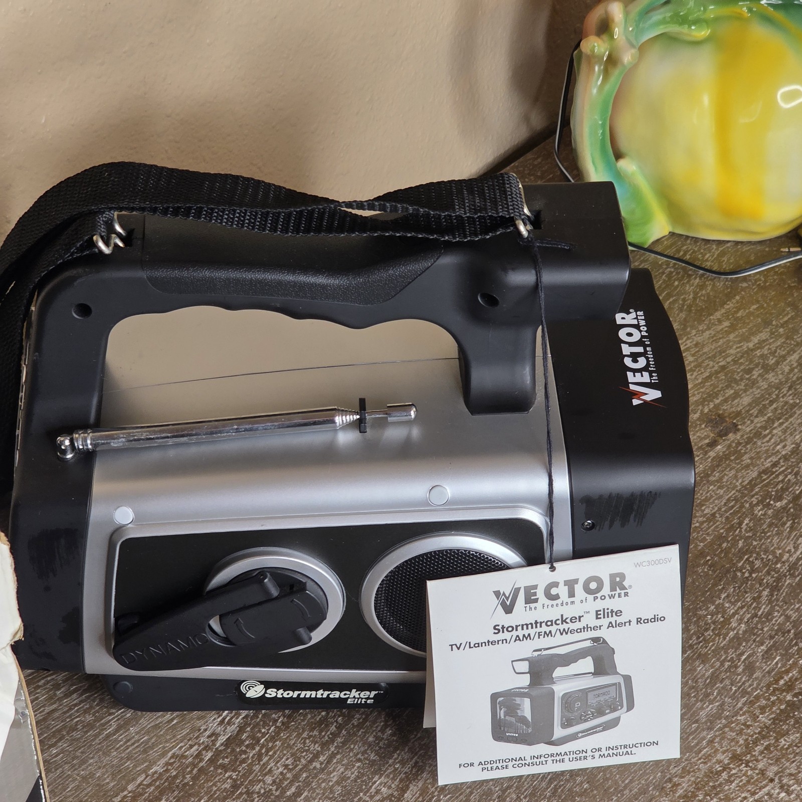 Vector Stormtracker Elite WC300DSV TV Lantern AM/FM Weather Alert Radio – Read