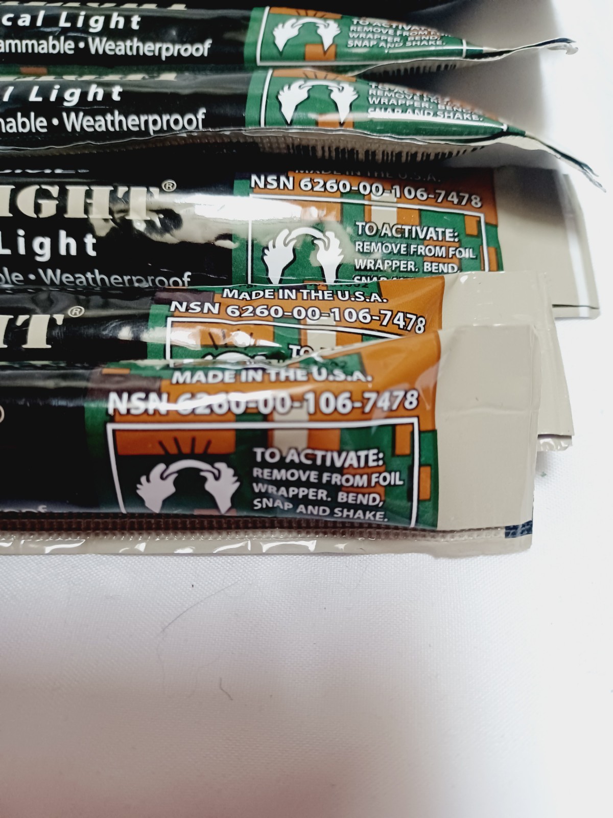 Cyalume ChemLight Tactical Light 12 Sticks Military Glow Green 6 Hrs Emergency