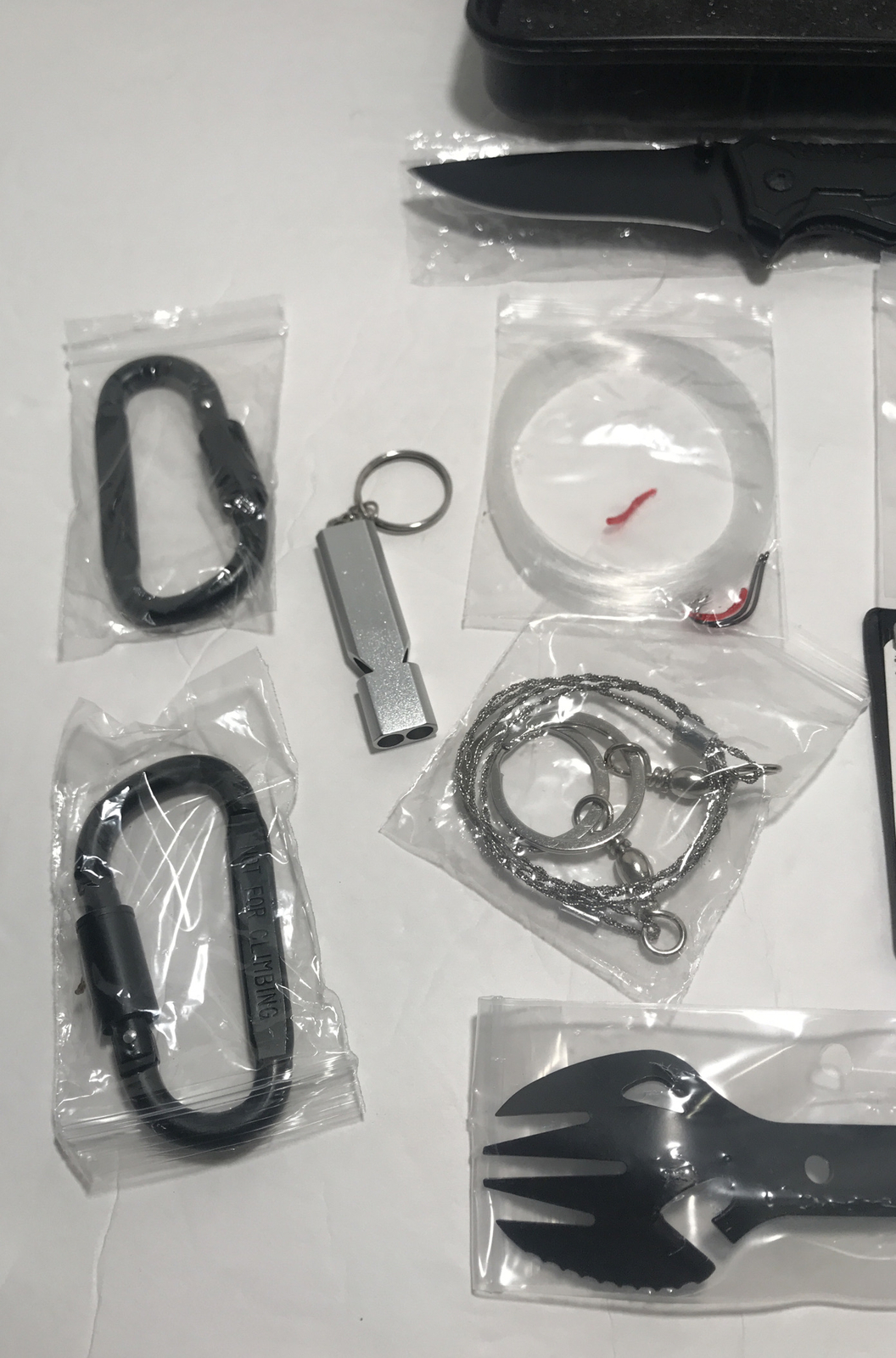 EILIKS Survival Gear Kit, Emergency EDC Survival Tools 21 In 1 SOS Earthquake