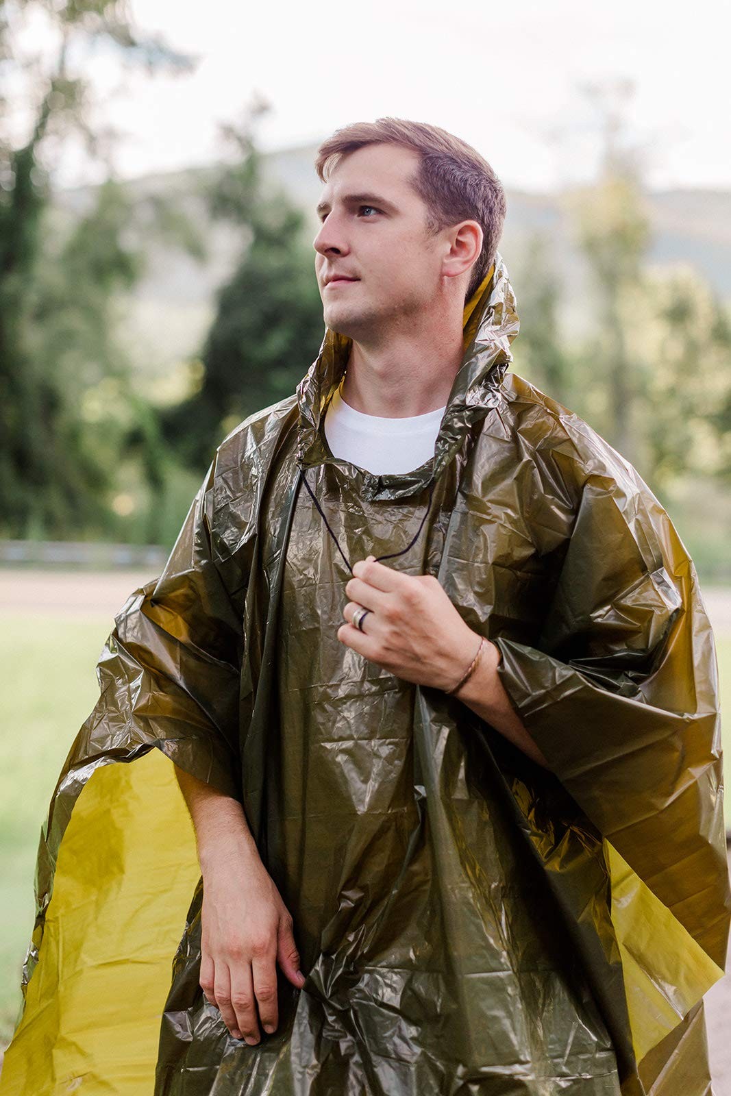 Survival General Lightweight Rain Gear Poncho Emergency Poncho, Green