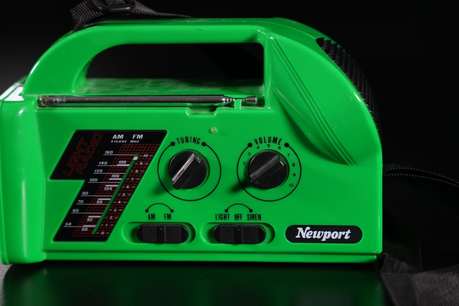 RARE Vintage Newport Tobacco PROMO – Water Resistant Flash Light AM/FM Radio Sir
