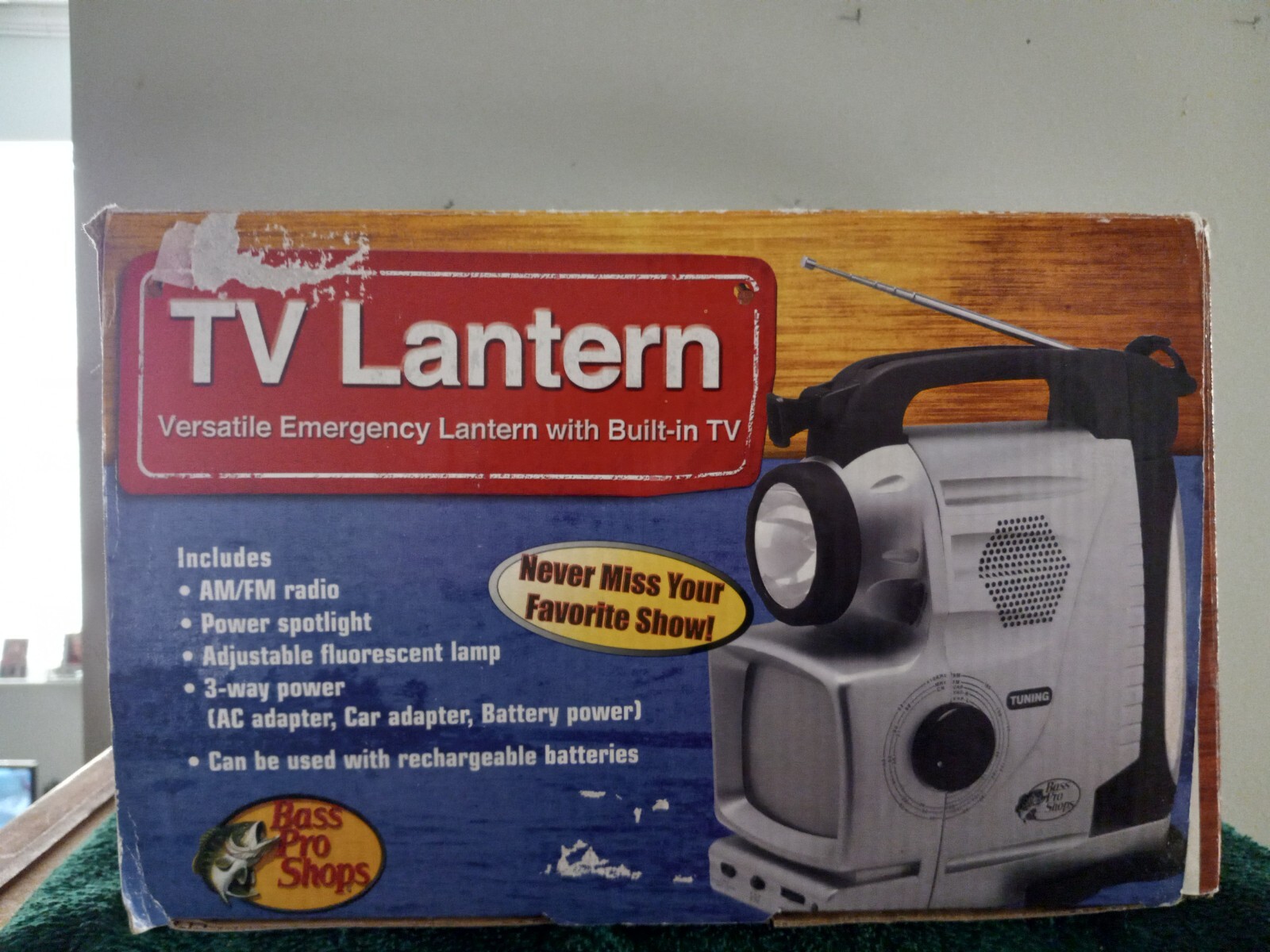Bass Pro Shops / Outdoor World TV Lantern Model 0255