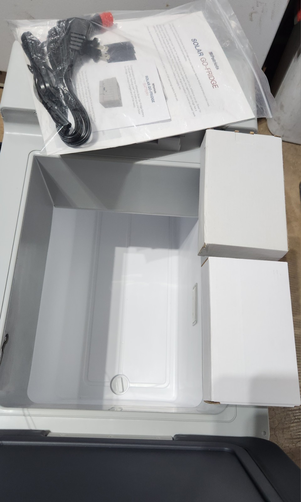 4Patriots Solar Go-Fridge With Extra Rechargeable Battery – PICKUP ONLY!!!