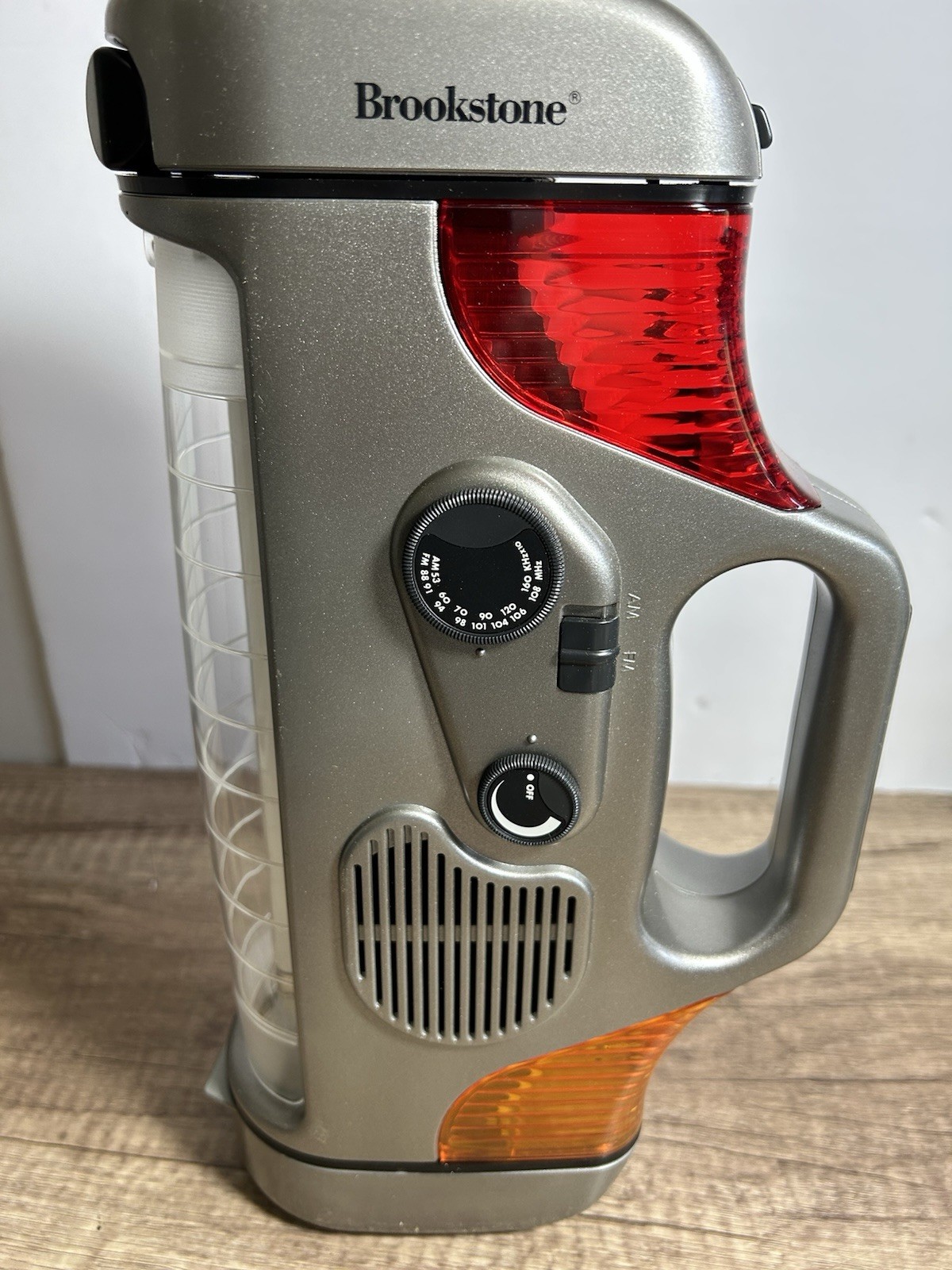 Brookstone Emergency Radio Light Dual Light Battery or Plug In NEW OPEN BOX