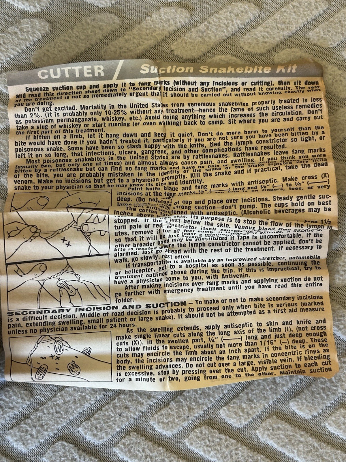 Vtg CUTTER Snake Bite Kit Double Rubber Capsule – Obsolete Collectible – 1965