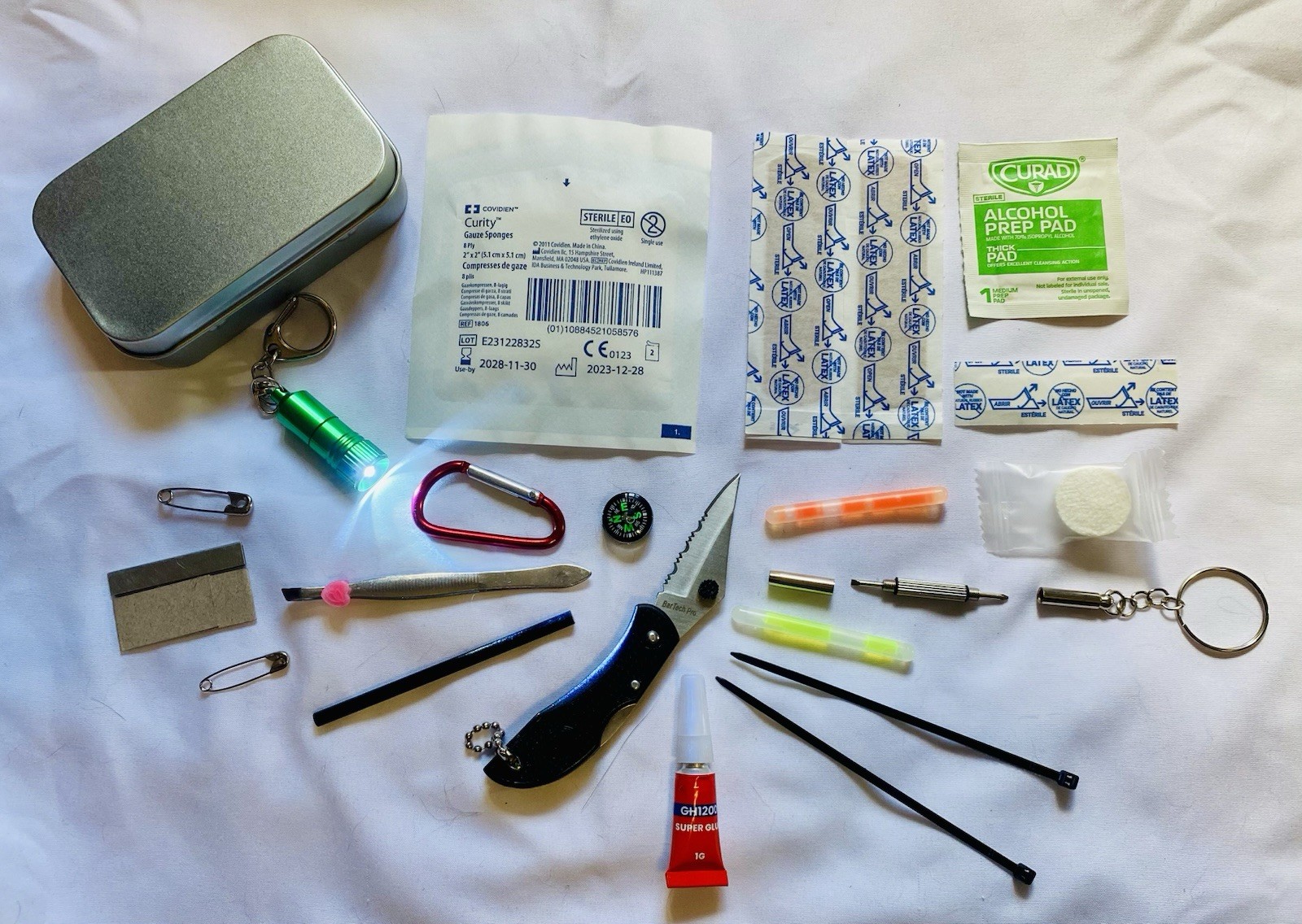 Everyday-carry Pocket Survival Kit: Knife, Flashlight, First-aid, Fire Starter