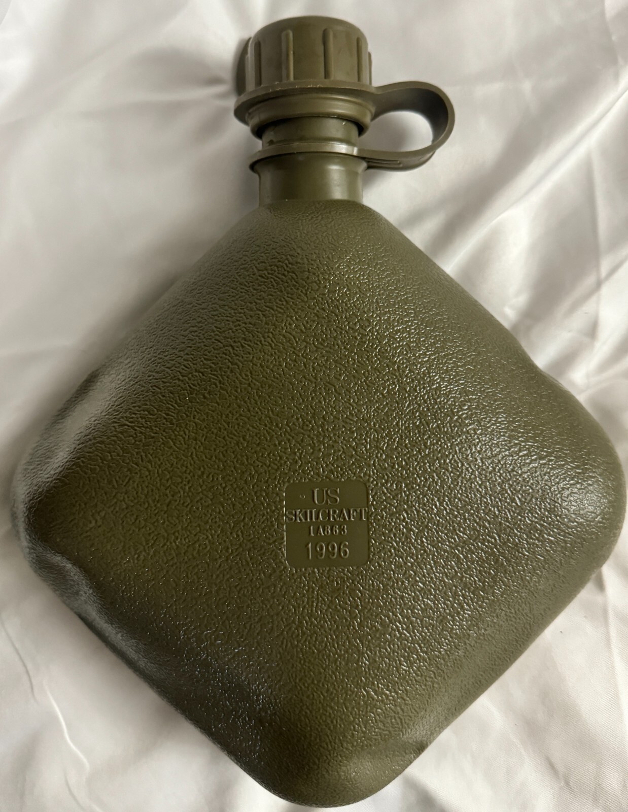 Authentic US Military Issue 2 QT Olive Canteen Cover With Bottle