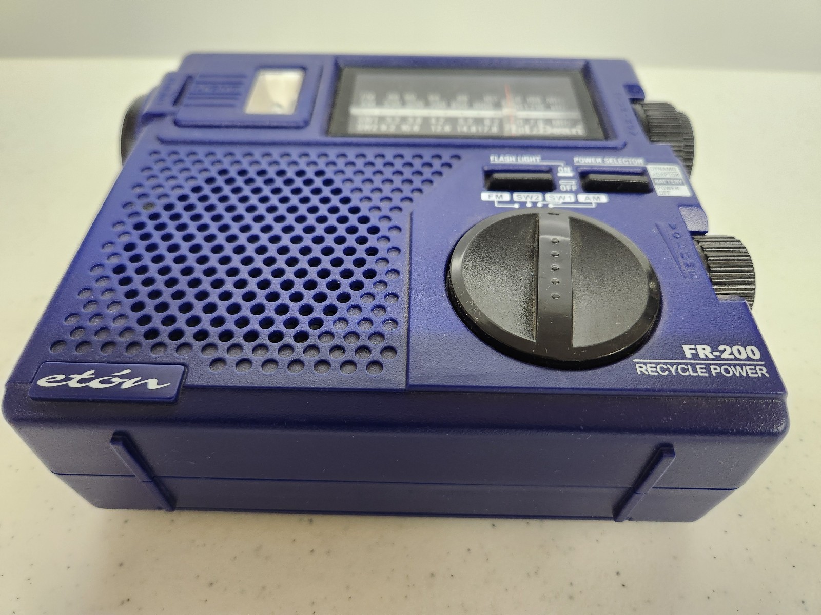 LL Bean Eton Radio FR-200 Emergency Short Wave AM/FM Hand Crank Blue TESTED