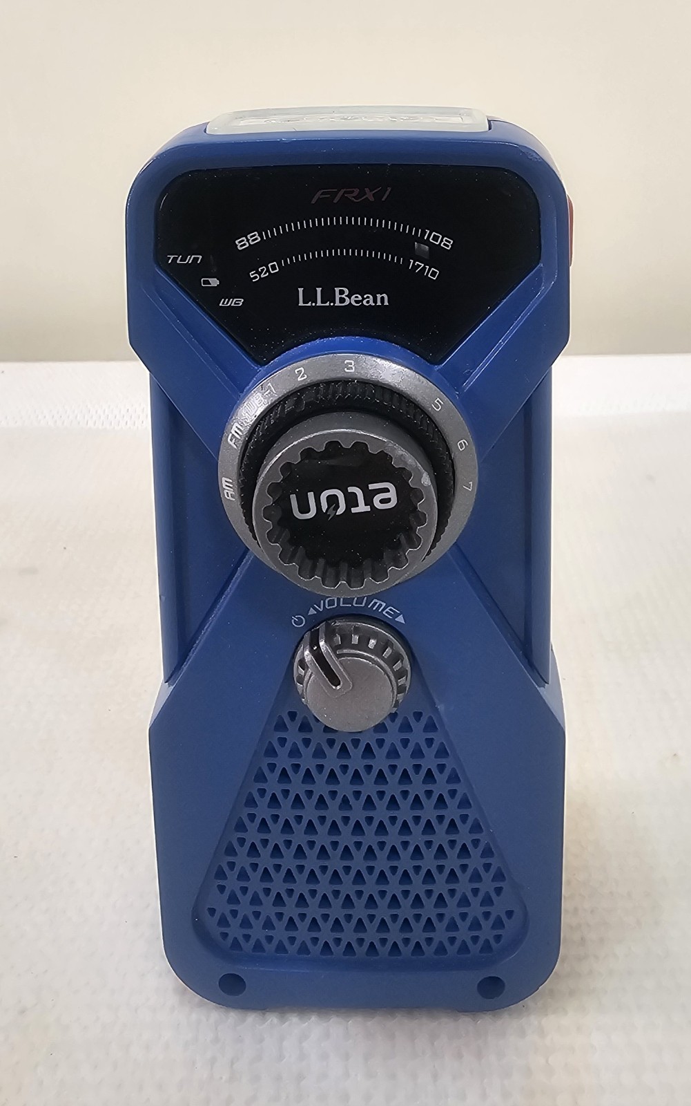 LL Bean Eton FRX1 Hand Turbine AM FM Weather Radio LED Flashlight Hand Crank