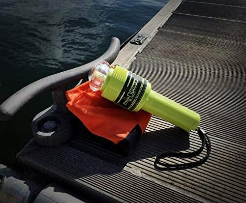 Electronic Distress Flare & Flag Waterproof IP67 Ocean Signal For Emergency Use