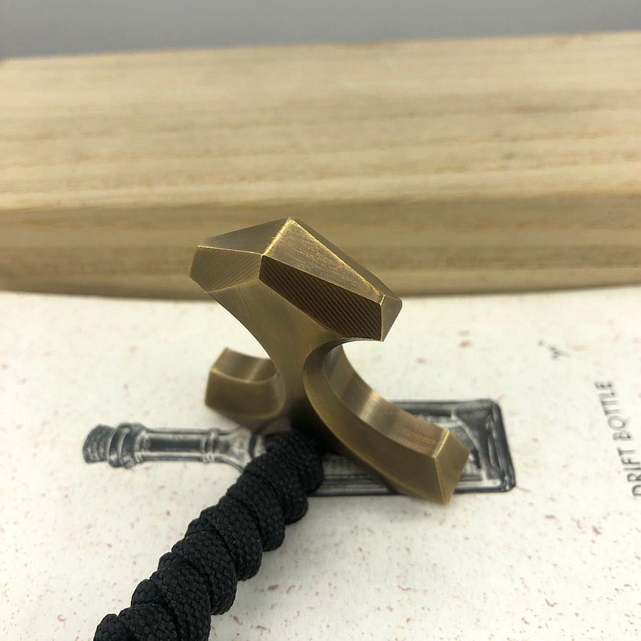 Brass Outdoor EDC Tool Multifunctional Pendant Keychain Emergency Window Breaker