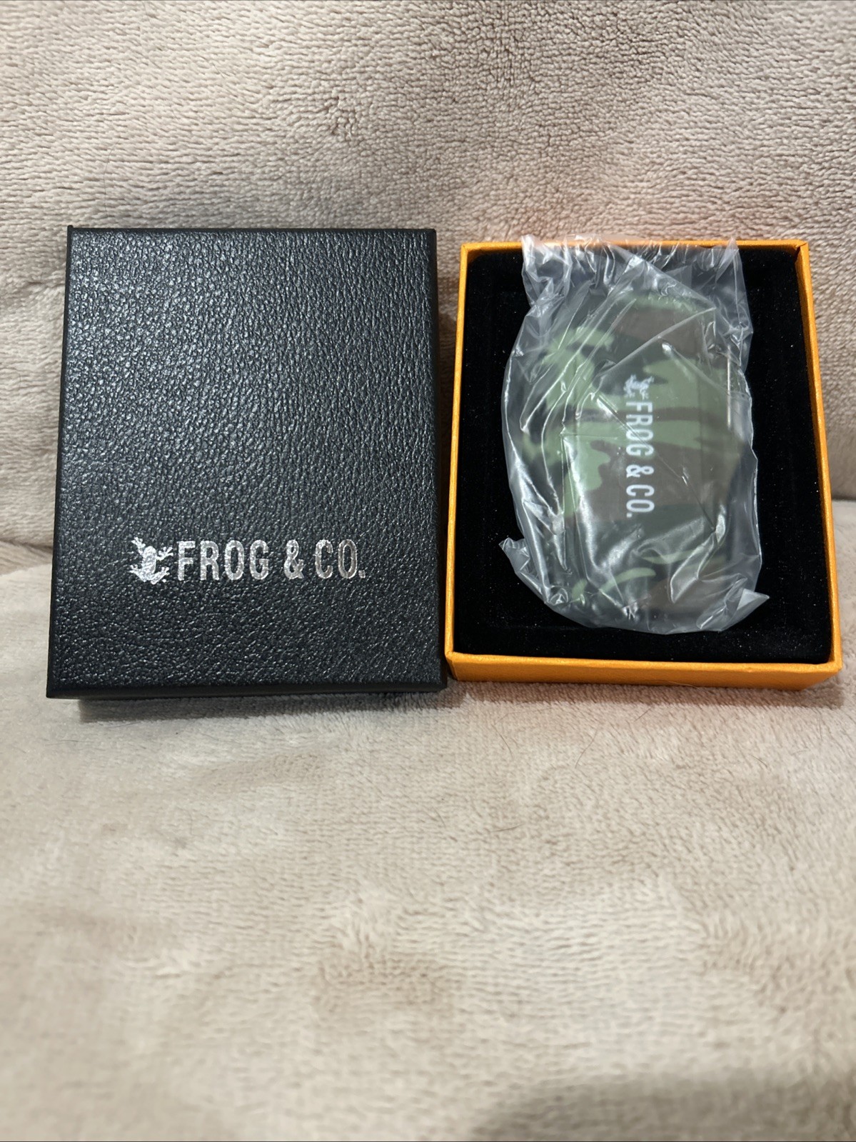 Frog & Co. Survival Plasma Lighter Wind/Waterproof Flashlight Tinder Whistle NEW