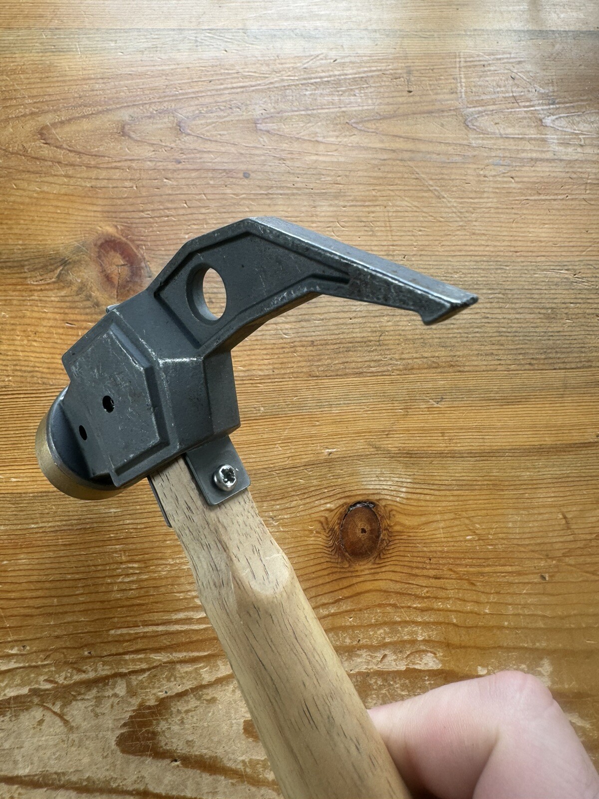 UST Ultimate Survival Heritage Camp Hammer
