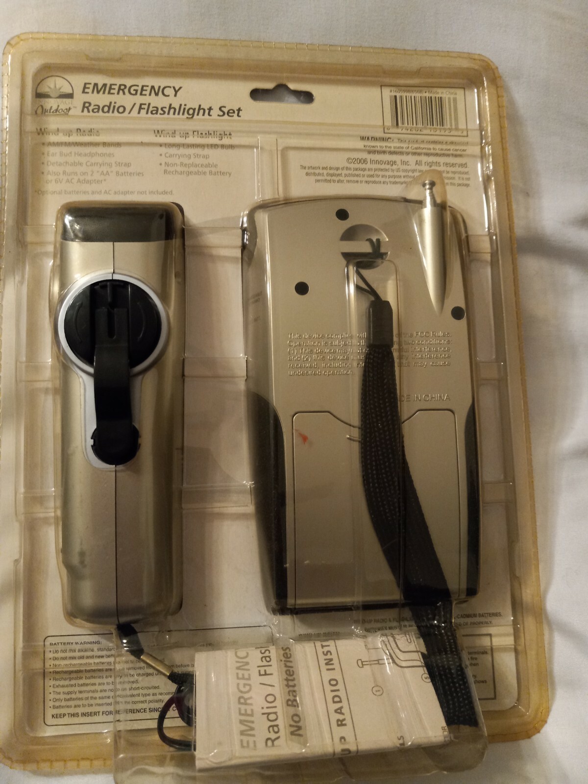 Vintage Innovage Outdoor Emergency Radio / Flashlight Set, New in Package !