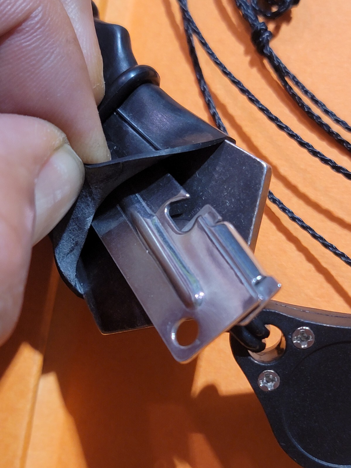 Survival Necklace/Survival Spear/Knife+Fire Starter+Mini Flashlight+Saw Cord